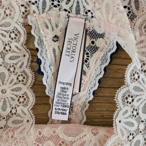 Victoria's Secret Lace Thong Bundle Sz S New 3 pieces - Picture 3 of 3